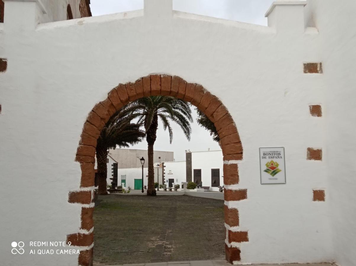 Precioso Apartamento Con Terraza En Teguise テギセ エクステリア 写真