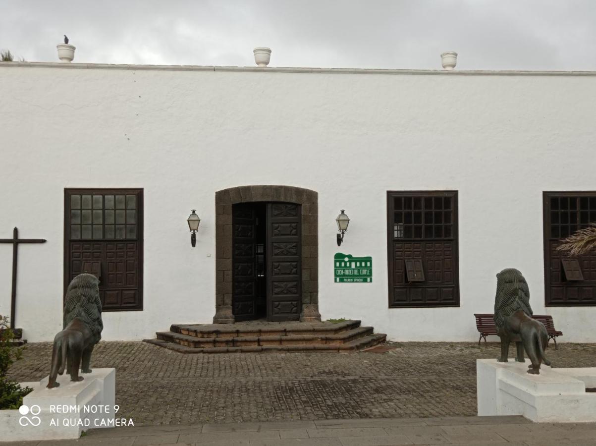 Precioso Apartamento Con Terraza En Teguise テギセ エクステリア 写真